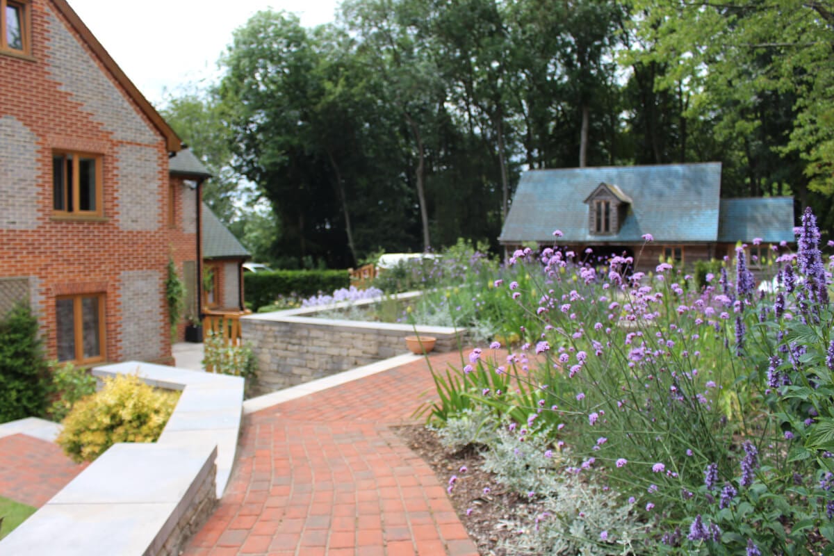 garden-review-pathway